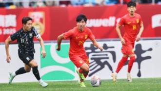表现惊艳！伊力福拉提10中6贡献17分&半场上演精彩压哨